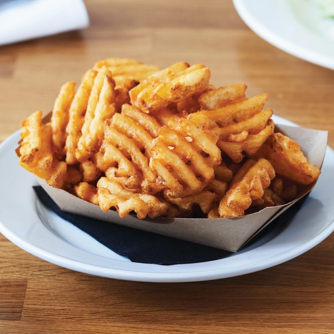 Emmy Squared Pizza: Queen Village BKLYN Mozz Sticks